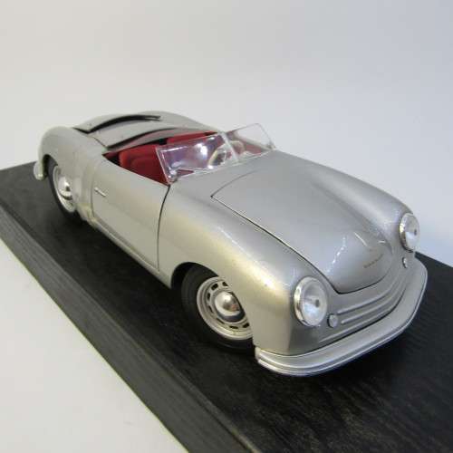 Maisto 1948 Porsche No. 1 Typ 356 Roadster model car - scale 1/18