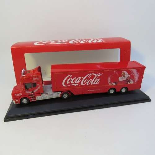 Oxford Coca-Cola Scania T Cab Christmas truck in case - Scale 1/76