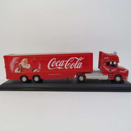 Oxford Coca-Cola Scania T Cab Christmas truck in case - Scale 1/76