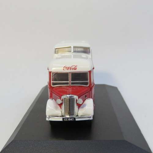 Oxford Coca-Cola Commer Commando die-cast model in case - Scale 1/76