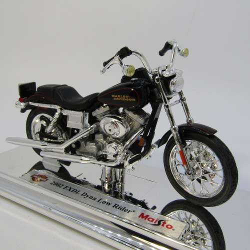 Maisto 2002 Harley Davidson FXDL Dyna Low Rider model motorcycle in box - scale 1/18