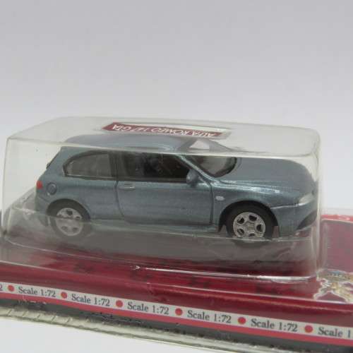 Yatming Road Signature Alfa Romeo 147 GTA model car - Scale 1/72