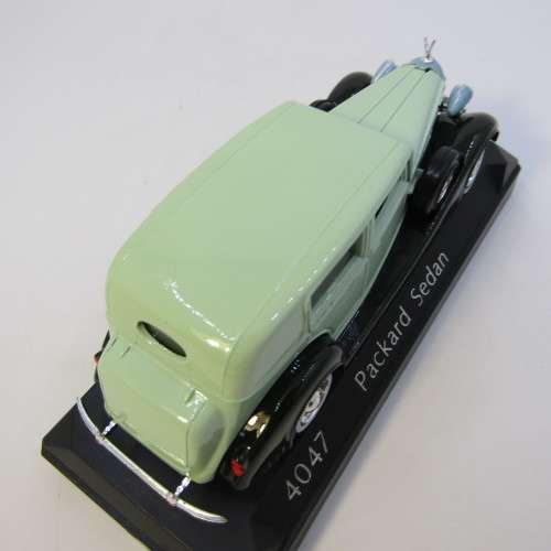 Solido #4047 Packard Sedan model car - in case scale 1/43