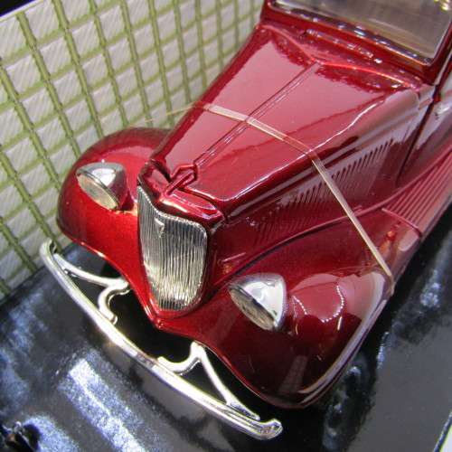 Motor Max 1934 Ford Coupe model car in box - scale 1/24