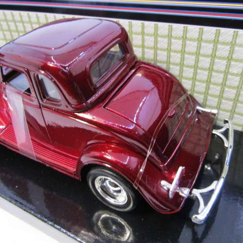 Motor Max 1934 Ford Coupe model car in box - scale 1/24