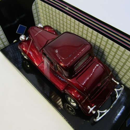Motor Max 1934 Ford Coupe model car in box - scale 1/24