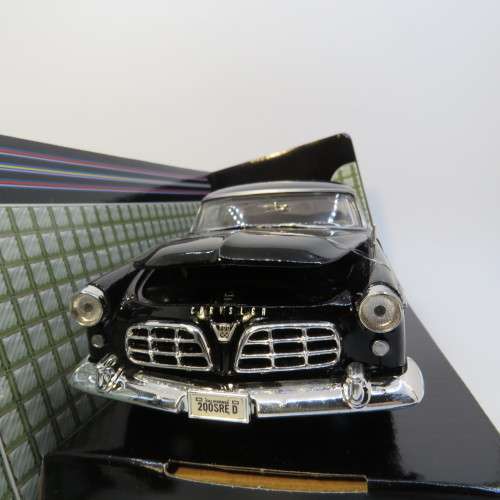 MotorMax 1955 Chrysler C300 model car in box - Scale 1/24