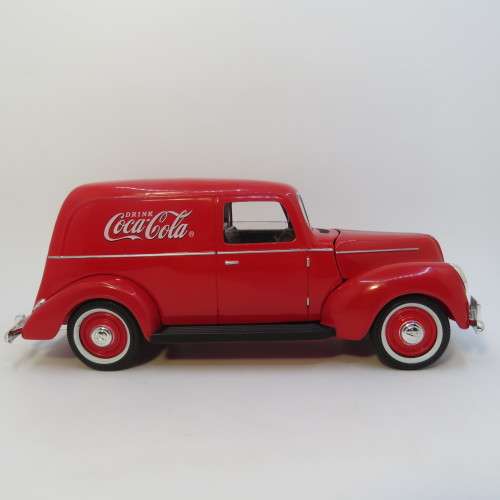 1940 Coca-Cola delivery panel van model car in box - Scale 1/18