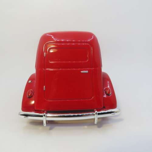 1940 Coca-Cola delivery panel van model car in box - Scale 1/18