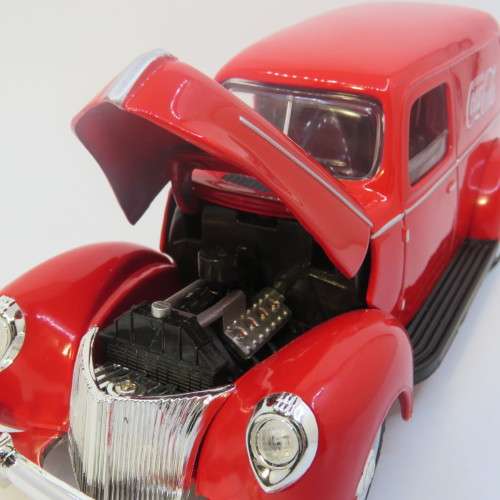 1940 Coca-Cola delivery panel van model car in box - Scale 1/18