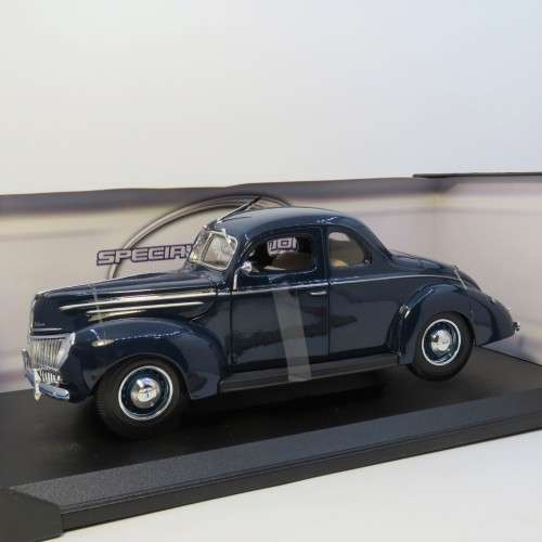 Maisto 1939 Ford Deluxe model car in box - Scale 1/18