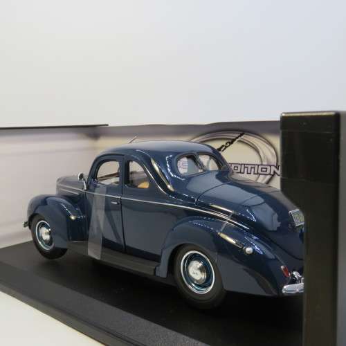 Maisto 1939 Ford Deluxe model car in box - Scale 1/18
