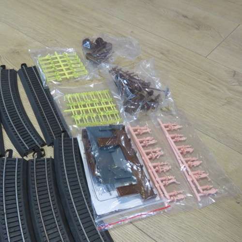 Bachmann Chattanooga HO-Scale train set - Some small pieces missing - Includes extra tracks