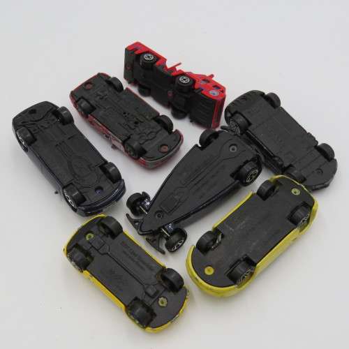 Lot of 17 toy cars - Well used