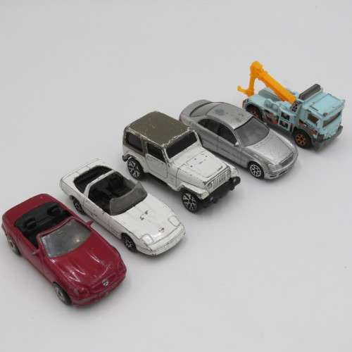 Lot of 17 toy cars - Well used