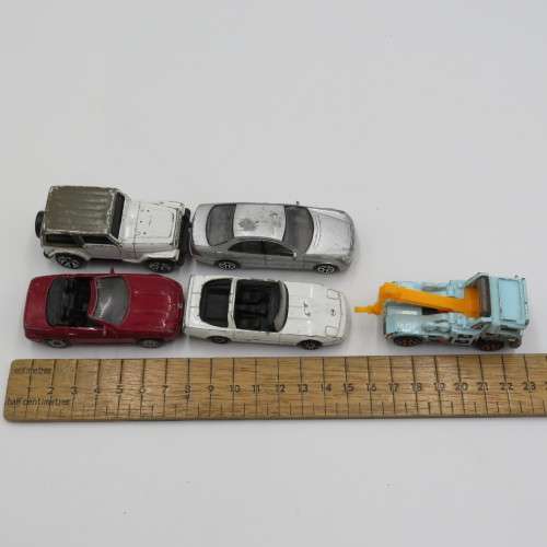 Lot of 17 toy cars - Well used