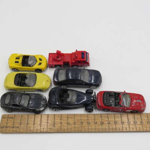 Lot of 17 toy cars - Well used