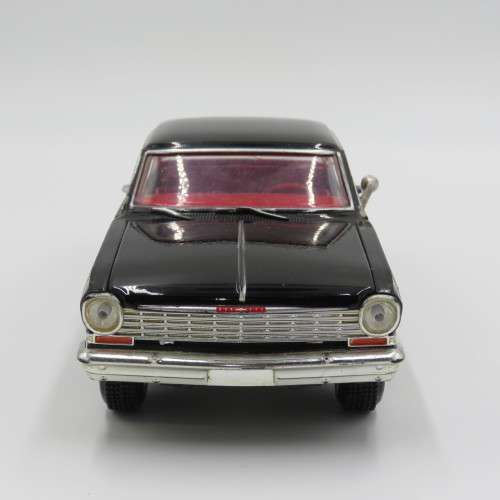 NewRay 1964 Chevy Nova SS model car - Scale 1/24 - Interior and trimmings repainted