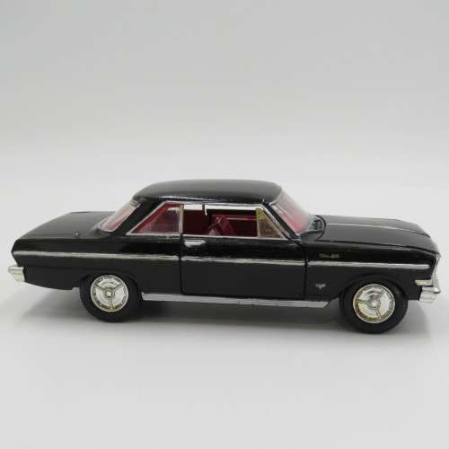 NewRay 1964 Chevy Nova SS model car - Scale 1/24 - Interior and trimmings repainted