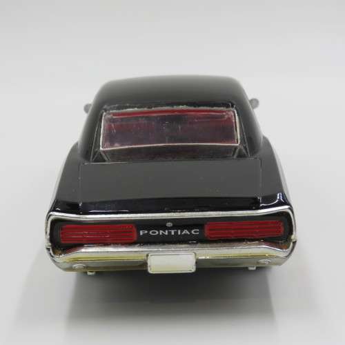 NewRay 1966 Pontiac GTO model car - Scale 1/24 - Interior and trimmings repainted