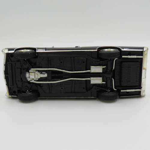 NewRay 1966 Pontiac GTO model car - Scale 1/24 - Interior and trimmings repainted