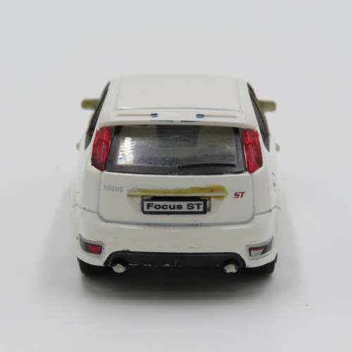 Bburago Ford Focus ST model car - Scale 1/43 - Trimmings and interior repainted