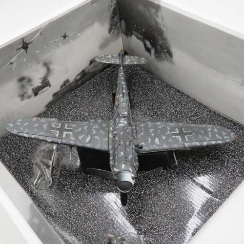 Unimax Forces of Valor German BF 109 G-6 Red 29 die-cast model plane in box - Scale 1/32