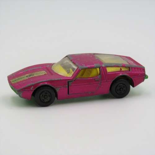 Matchbox Superfast #32 Maserati Bora toy car - Opening doors