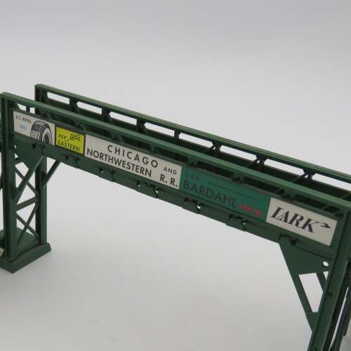 Bachmann trains pedestrian bridge - Ho-scale