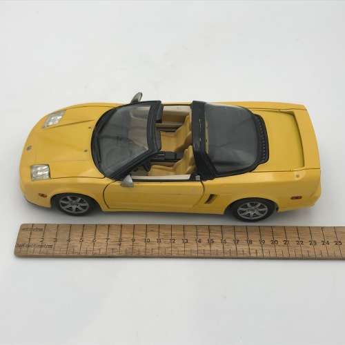 Motor Max 2002 Acura NSX model car - scale 1/18 - repainted interior