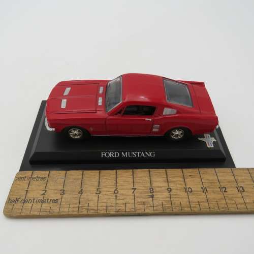 DelPrado 1967 Ford Mustang die-cast model car - Scale 1/43