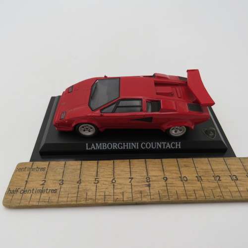 DelPrado 1985 Lamborghini Countach die-cast model car - Mirrors missing - Scale 1/43