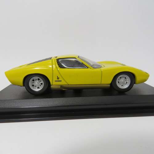 DelPrado 1966 Lamborghini Miura die-cast model car - Scale 1/43