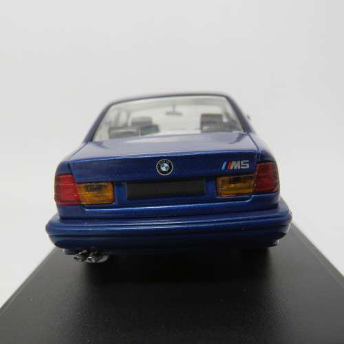 DelPrado 1985 BMW M5 die-cast model car - Scale 1/43