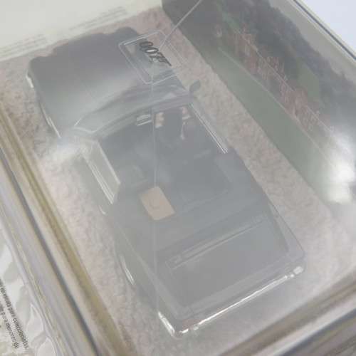 James Bond 007 Aston Martin V8 vantage model car - The Living daylights