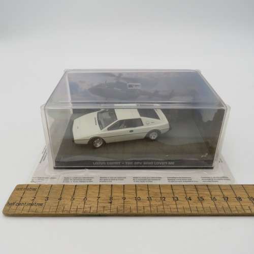 James Bond 007 Lotus Esprit model car - The Spy who loved me