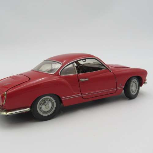 Paul`s Model Art Classic line Volkswagen Karmann Ghia model car - Scale 1/24 - Mirror missing