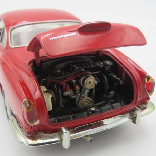 Paul`s Model Art Classic line Volkswagen Karmann Ghia model car - Scale 1/24 - Mirror missing