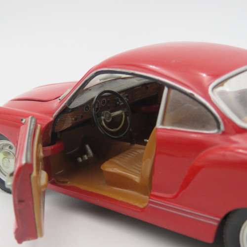 Paul`s Model Art Classic line Volkswagen Karmann Ghia model car - Scale 1/24 - Mirror missing