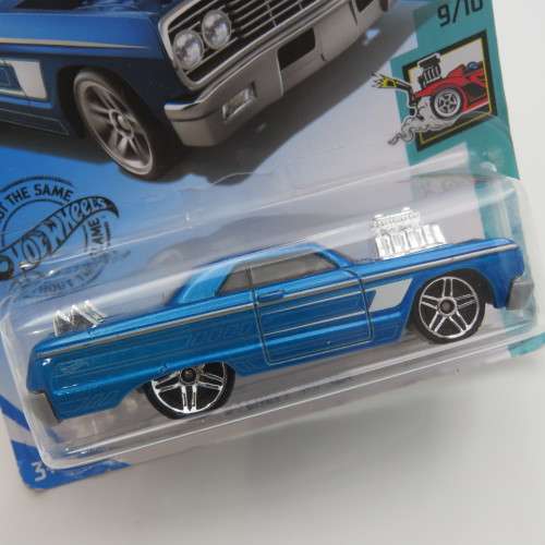 Lot of 5 Hot Wheels toy cars in packs