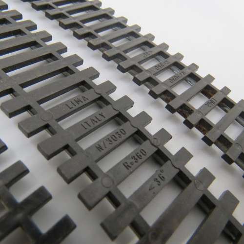 Lot of 8 Lima train tracks