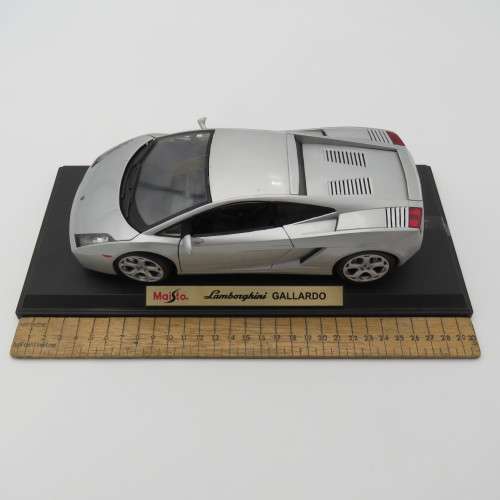 Maisto Special Edition Lamborghini Gallardo model car - Scale 1/18 in a box - Mirror repaired