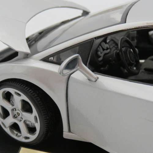 Maisto Special Edition Lamborghini Gallardo model car - Scale 1/18 in a box - Mirror repaired