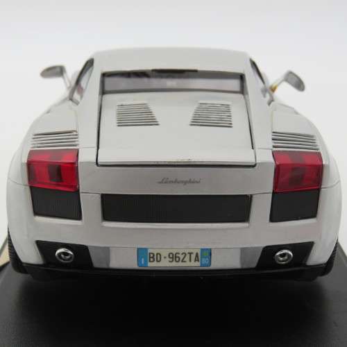 Maisto Special Edition Lamborghini Gallardo model car - Scale 1/18 in a box - Mirror repaired