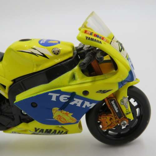 Maisto Yamaha YZR-M1 MotoGP model motorcycle - #46 Rossi - Scale 1/18