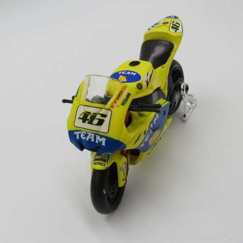 Maisto Yamaha YZR-M1 MotoGP model motorcycle - #46 Rossi - Scale 1/18