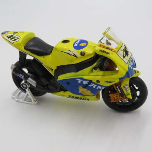 Maisto Yamaha YZR-M1 MotoGP model motorcycle - #46 Rossi - Scale 1/18