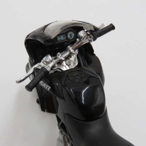 Maisto Ducati Multistrada 1000 DS model motorcycle - Scale 1/18