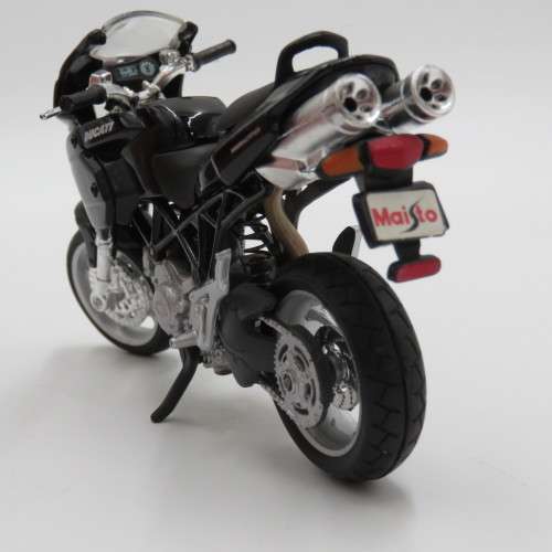 Maisto Ducati Multistrada 1000 DS model motorcycle - Scale 1/18