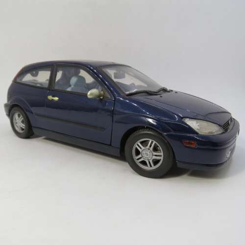 Motor Max Ford Focus ZX3 Model car - Interior repainted - Scale 1/18